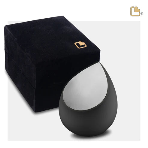 Drop Black (Keepsake)