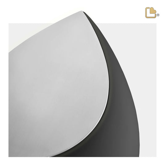 Drop Black (Medium)