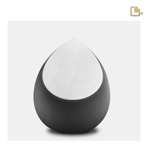 Drop Black (Medium)